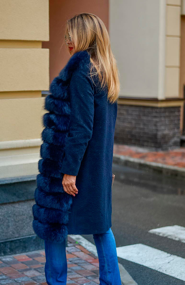Женское пальто с жилетом из песца синее 2